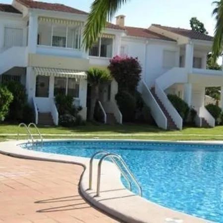 Mit Pool, Garten, Terrasse In Strandnaehe Appartement